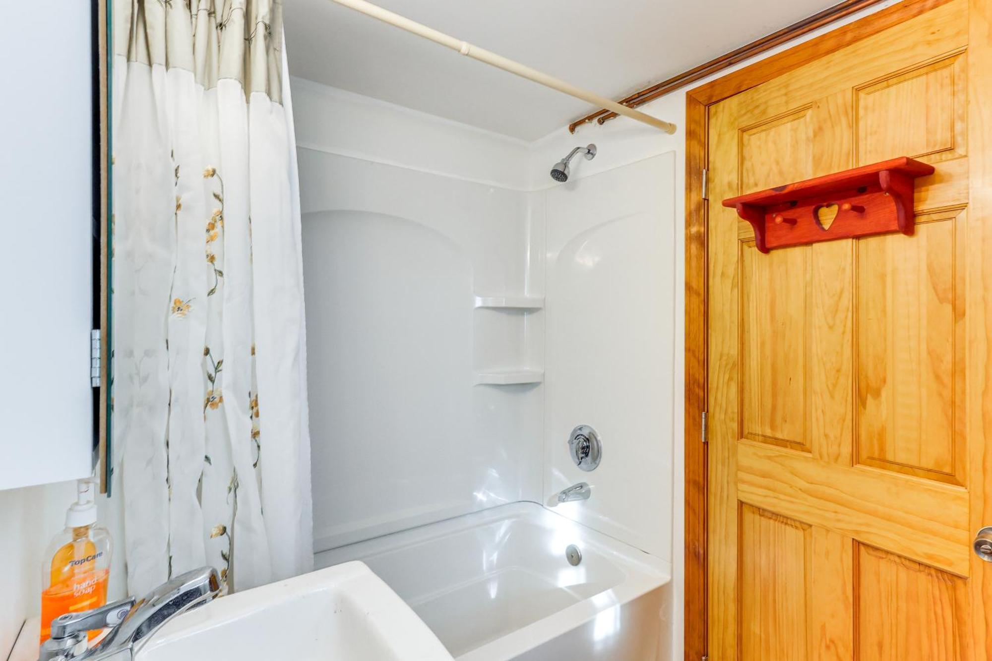Charming Old Lyme Cottage, Steps To Private Beach! 외부 사진